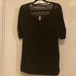 Black no boundaries top